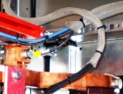 Verwendung von geflochtenen Hüllen für  Verkabelung Elektrischer Leitungen