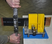 Werkzeug für das Biegen flexibler, isoliert lamellierter Kupferschienen - 2. Arbeitsschritt